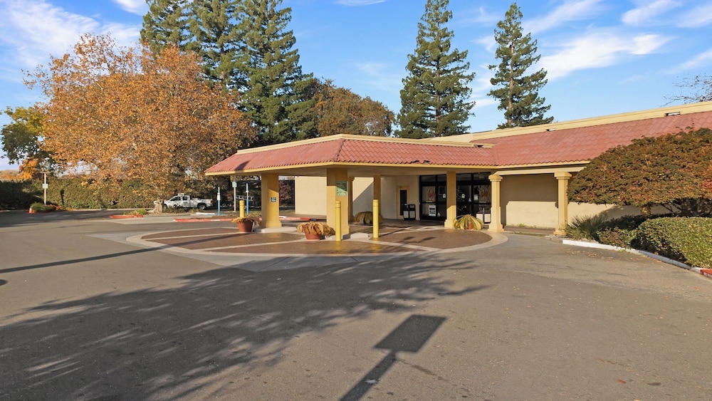 숙박 시설 입구