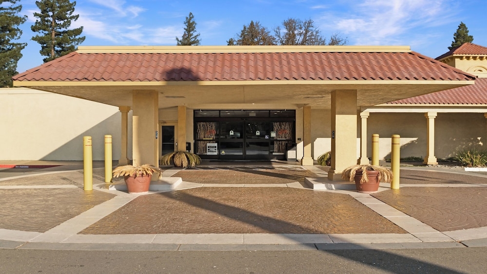 숙박 시설 입구