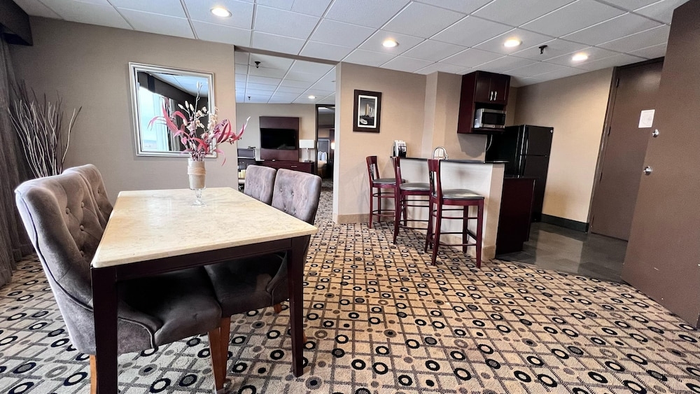 객실 내 식사 공간