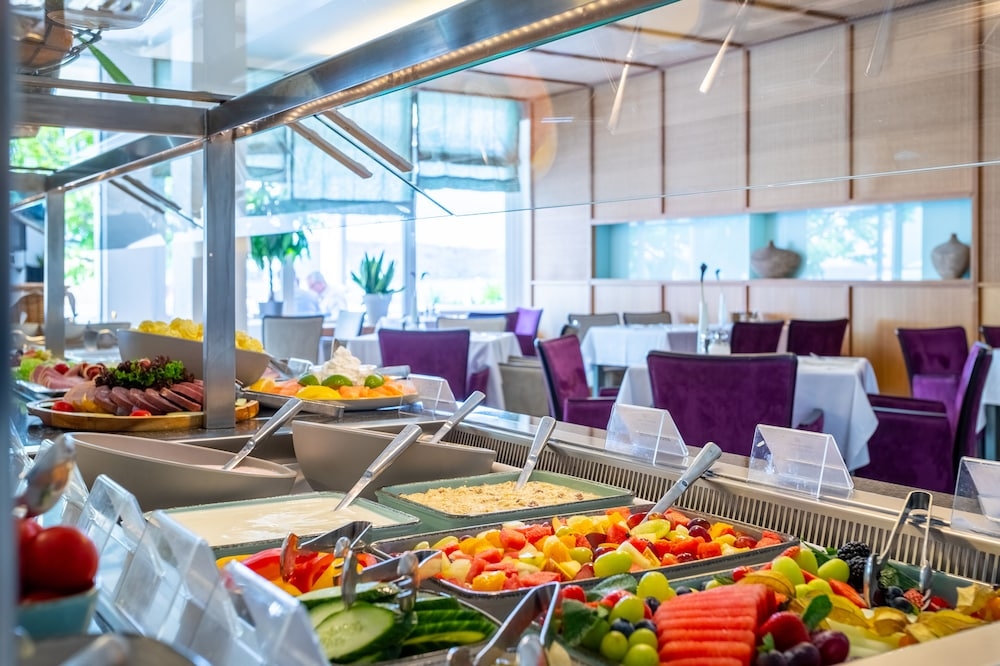 뷔페 아침 식사