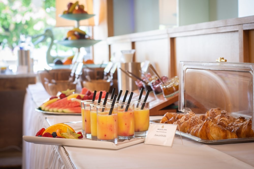 뷔페 아침 식사