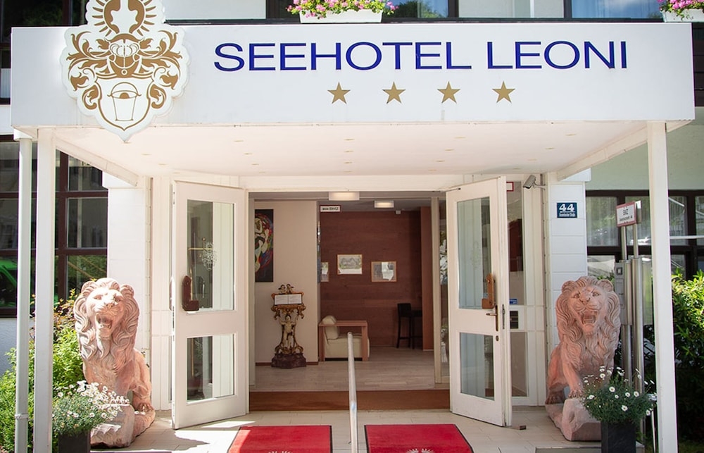 숙박 시설 입구