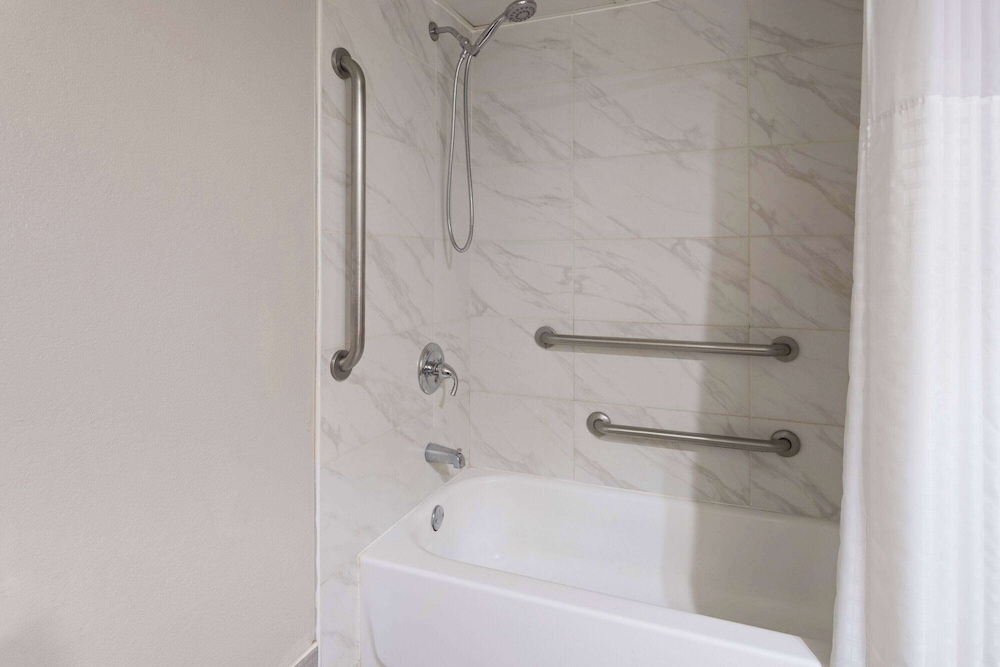 장애인 지원 욕실