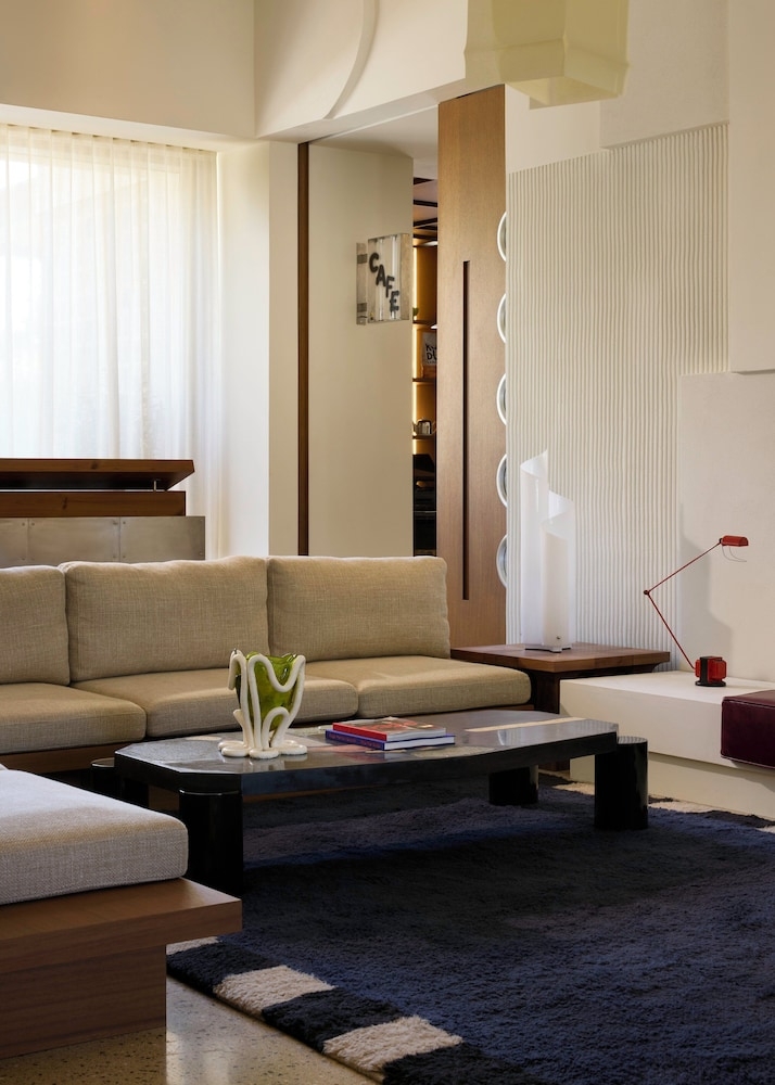 로비 좌석 공간