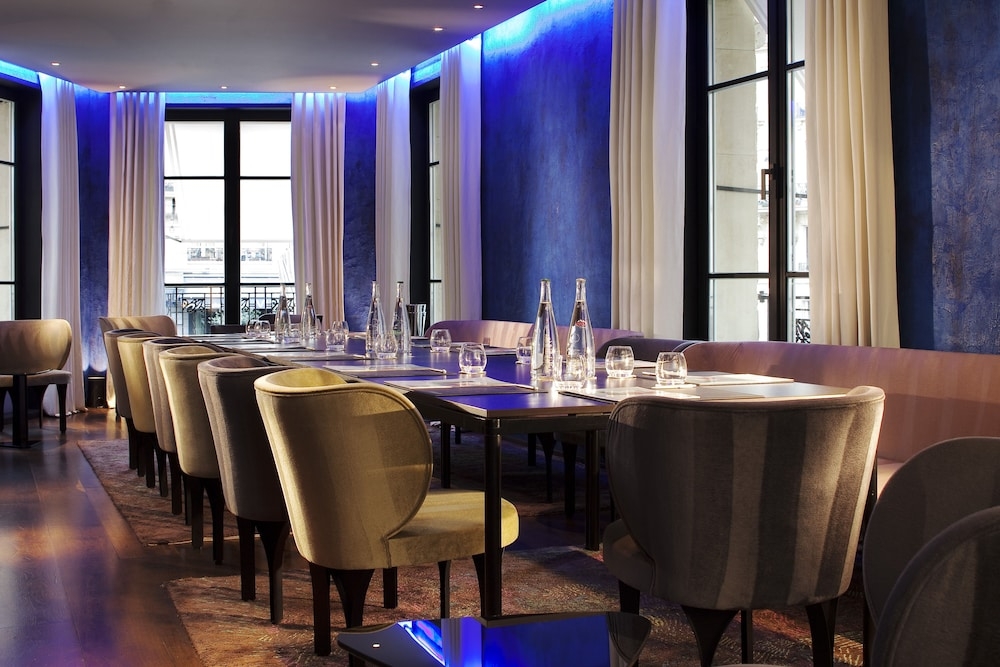 숙박 시설 내 편의 시설/서비스