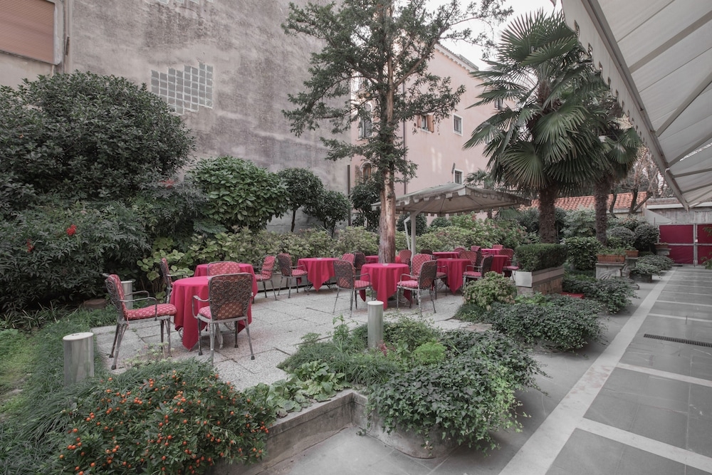 숙박 시설 구내