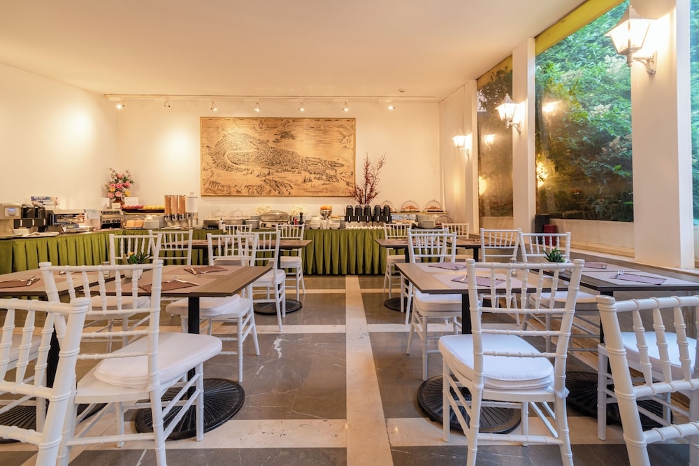 뷔페 아침 식사