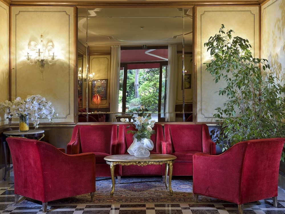 로비 좌석 공간