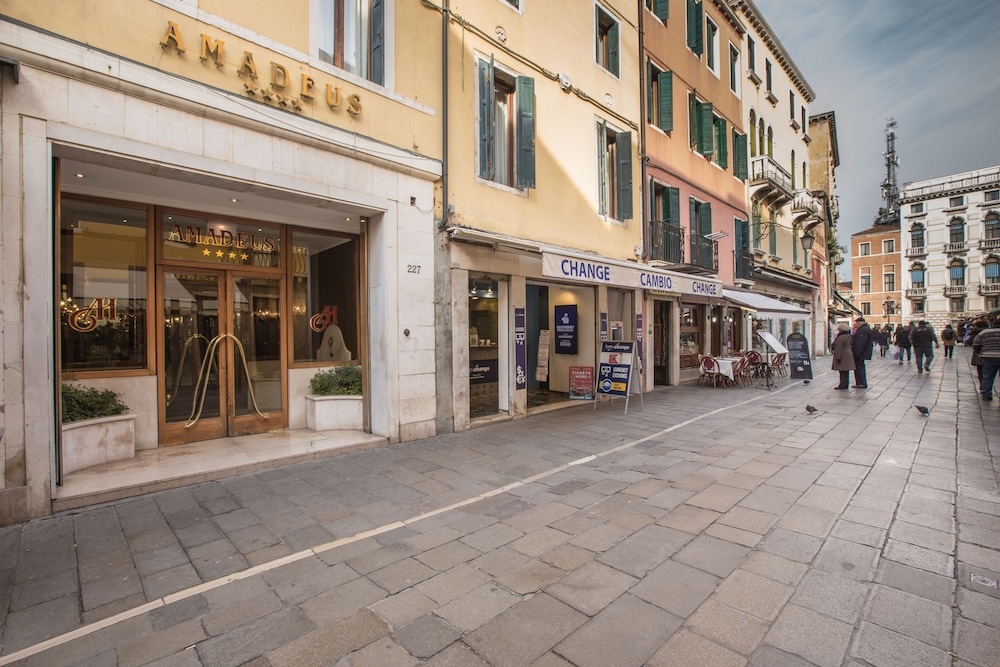 숙박 시설 정면