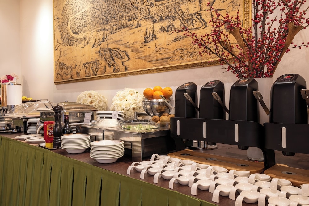 뷔페 아침 식사