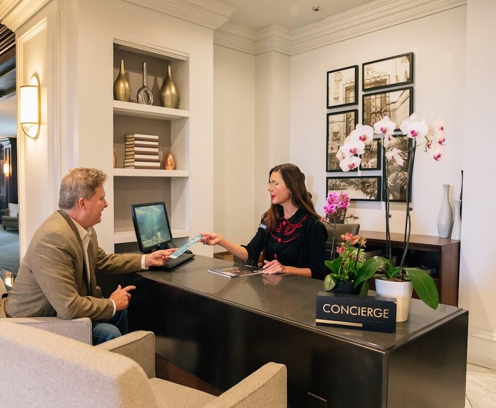 콘시어지 데스크