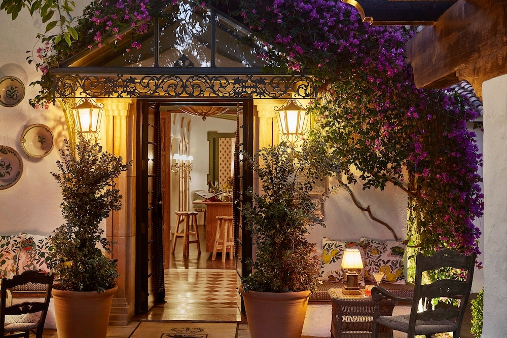 숙박 시설 입구