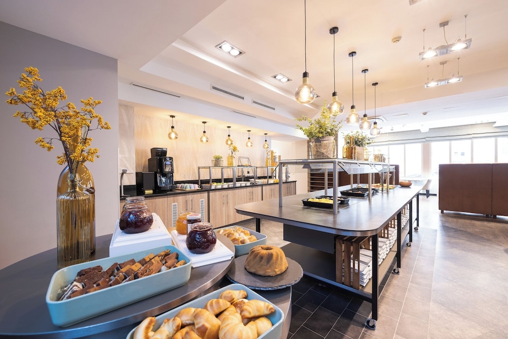 뷔페 아침 식사