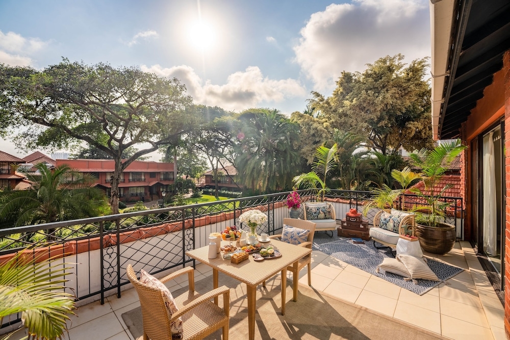 객실 내 식사 공간