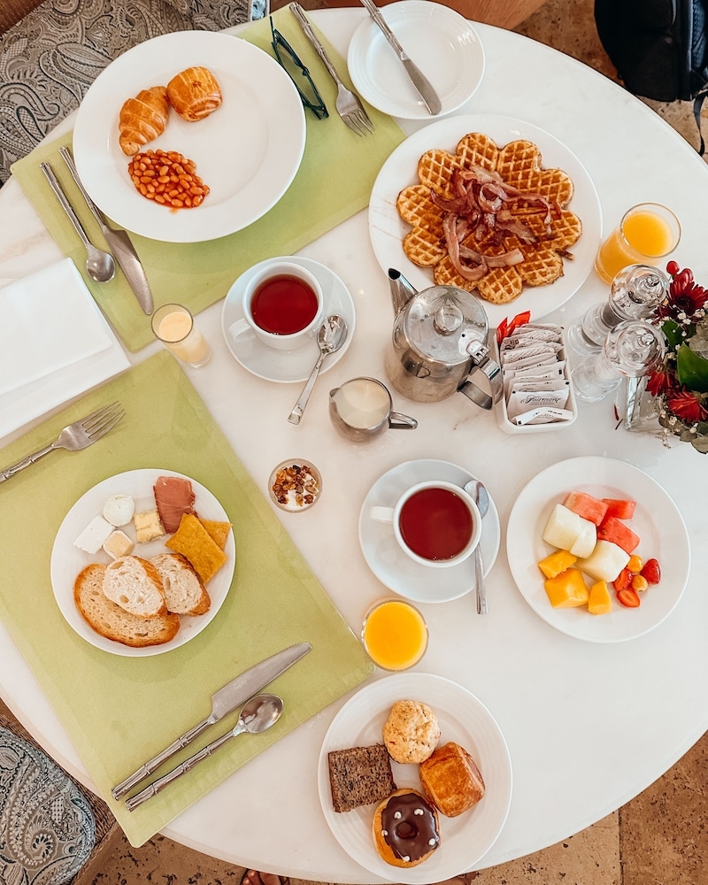 뷔페 아침 식사