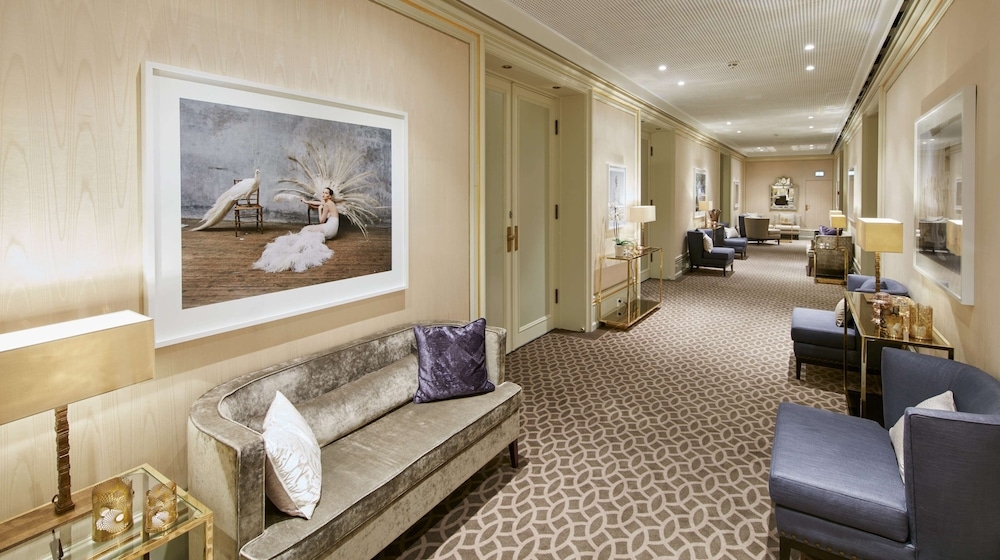 로비 좌석 공간