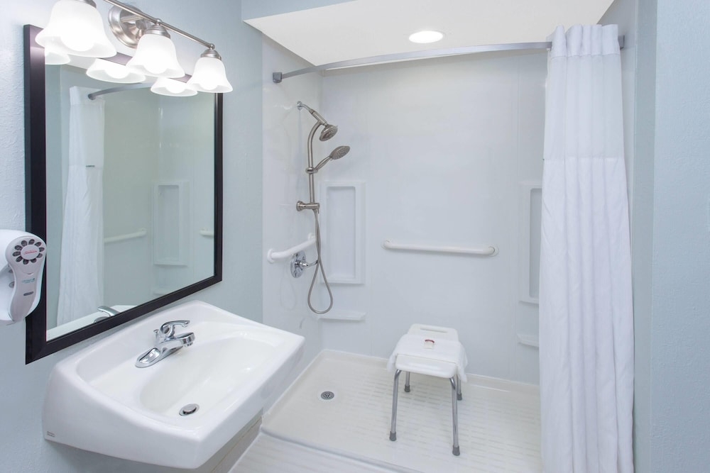 장애인 지원 욕실