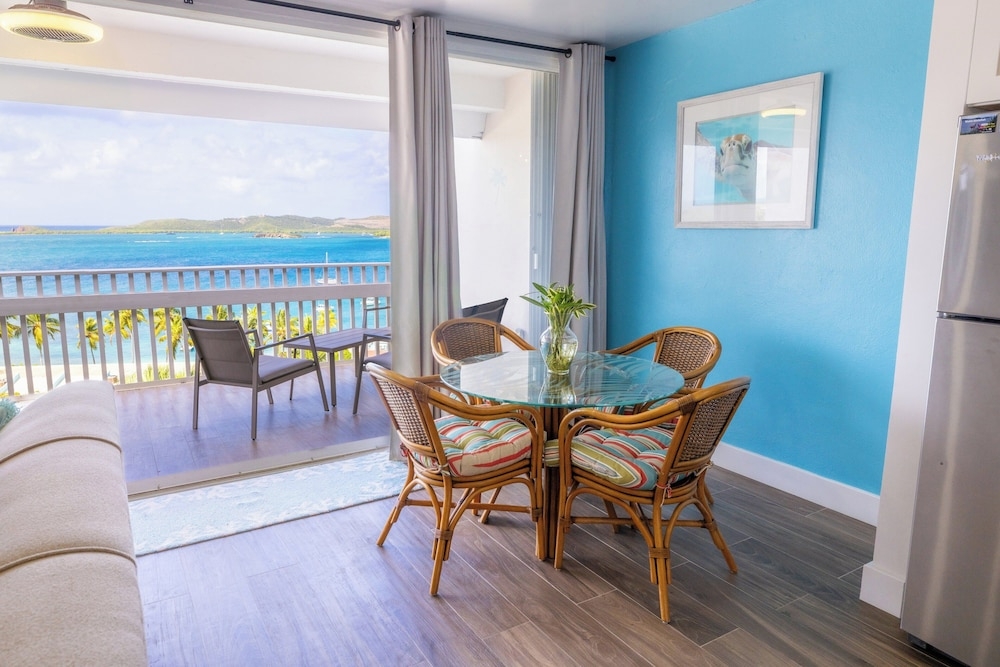 객실 내 식사 공간