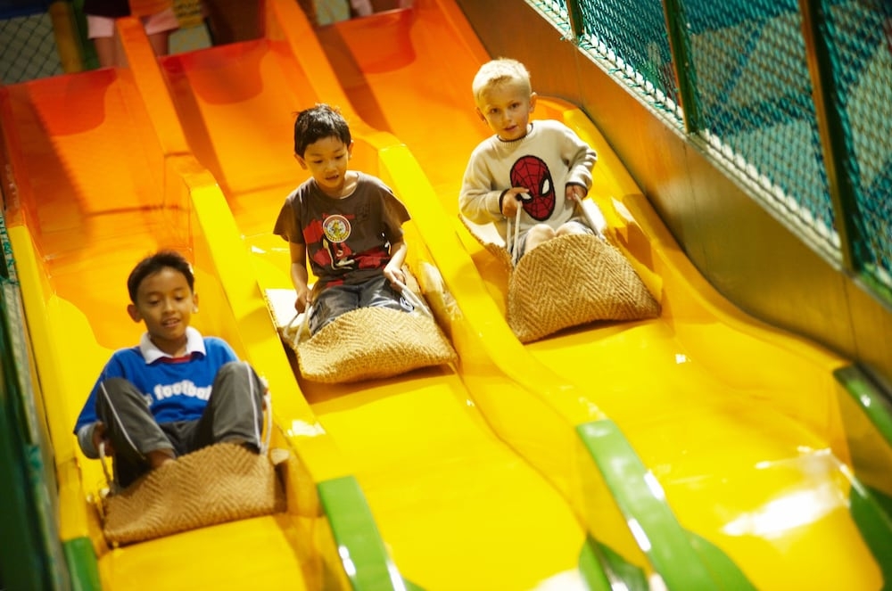 어린이 놀이 공간 - 실내