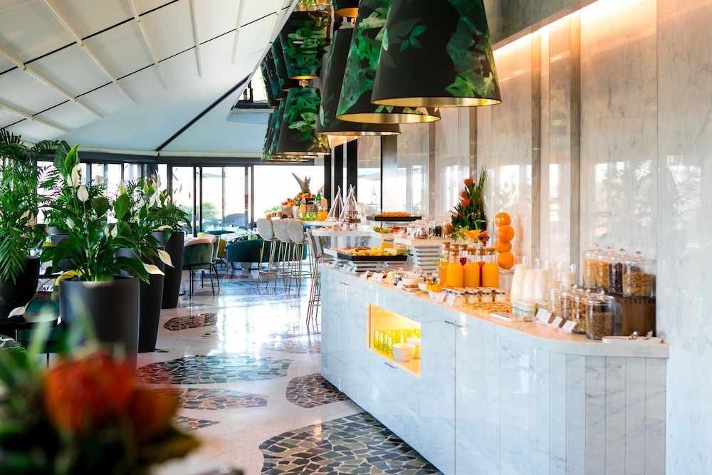 뷔페 아침 식사