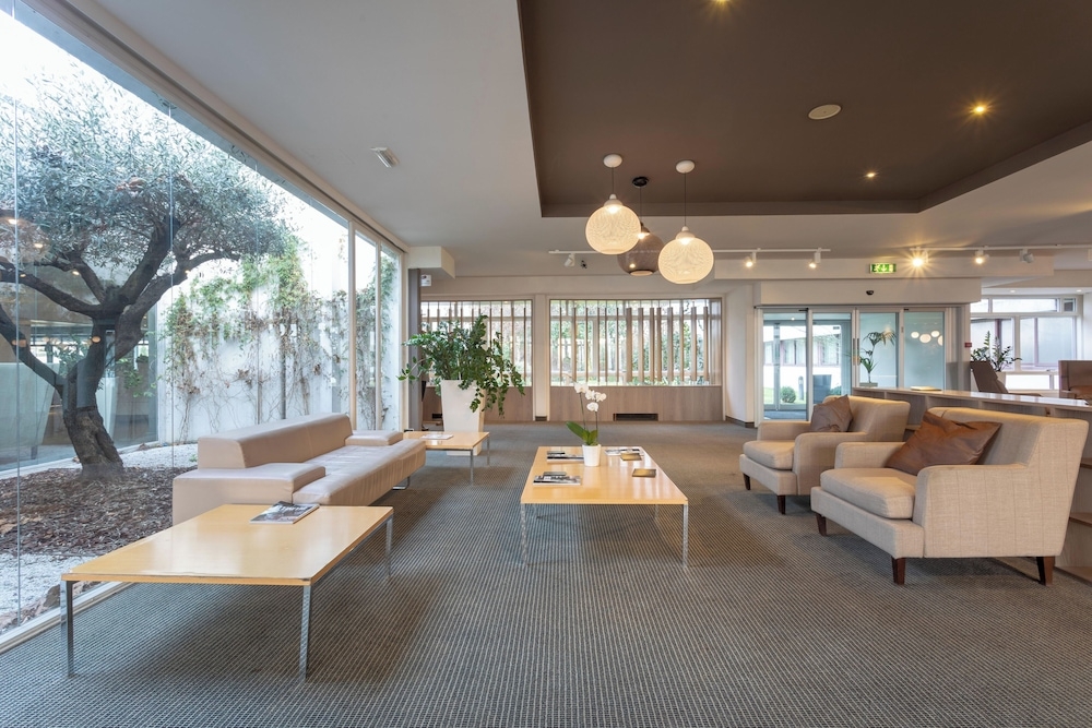 로비 좌석 공간