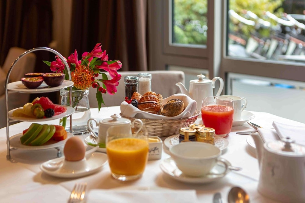 뷔페 아침 식사