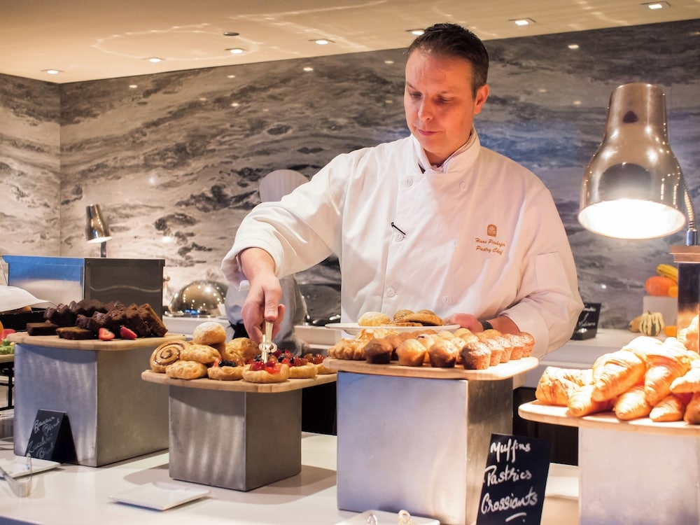 뷔페 아침 식사