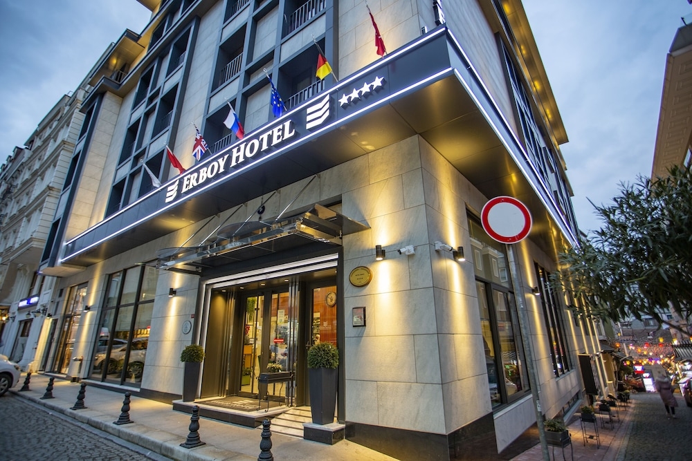 숙박 시설 입구