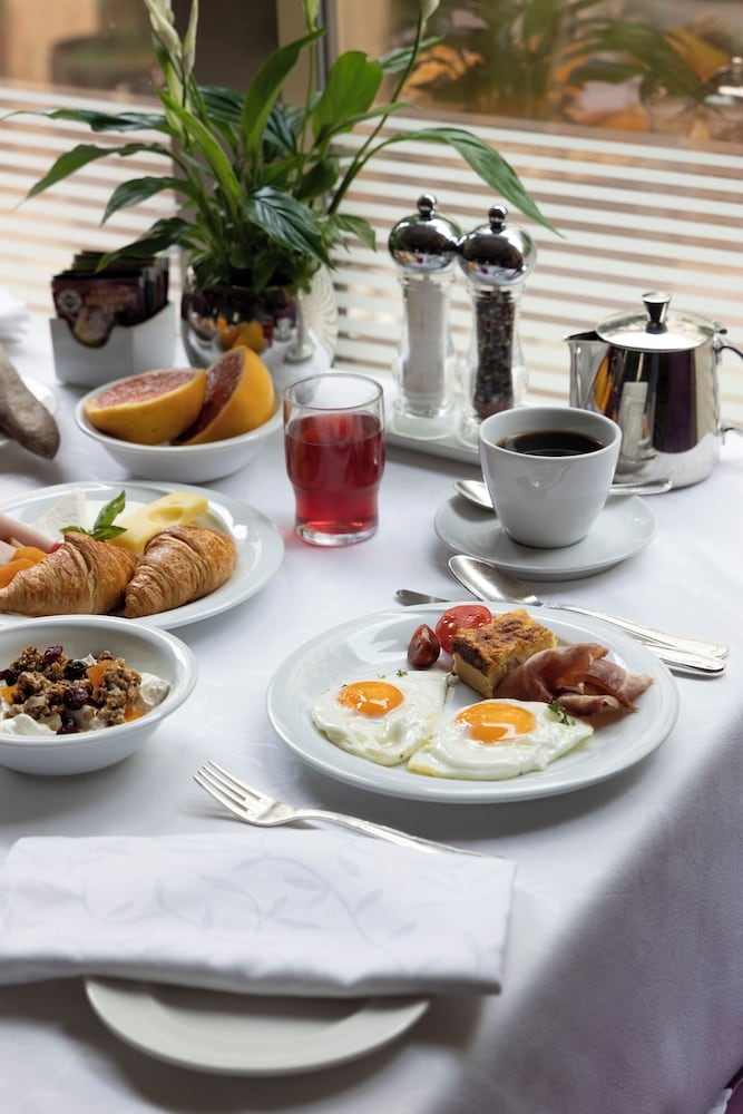 뷔페 아침 식사