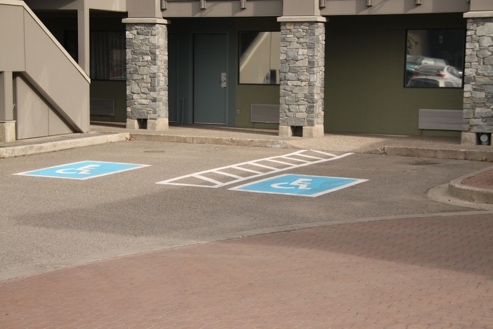 숙박 시설 구내