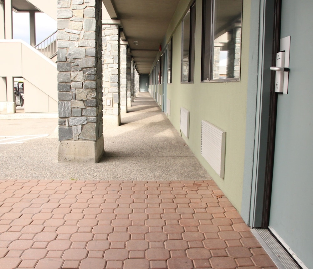 숙박 시설 구내