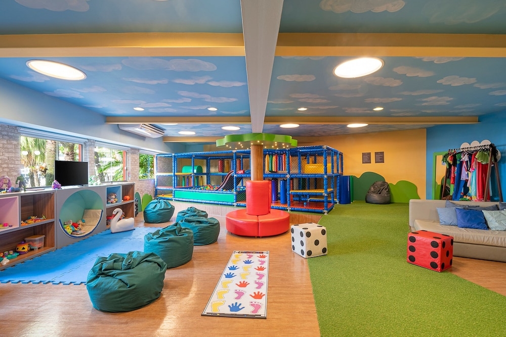 어린이 놀이 공간 - 실내