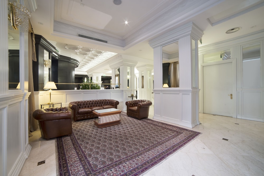 로비 좌석 공간