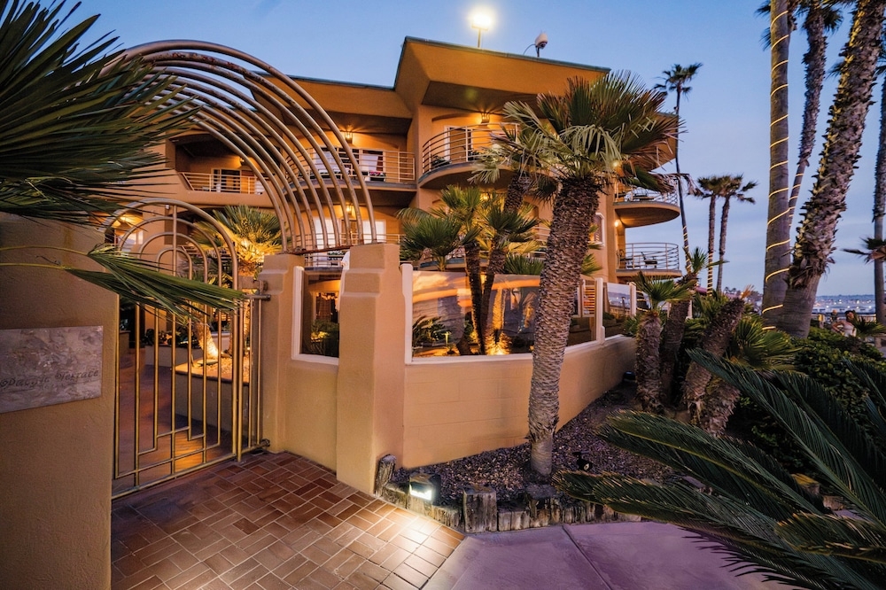 숙박 시설 입구