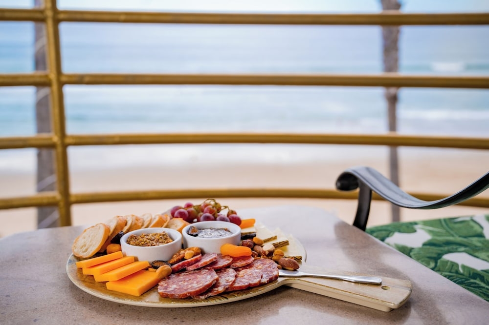 객실 내 식사 공간