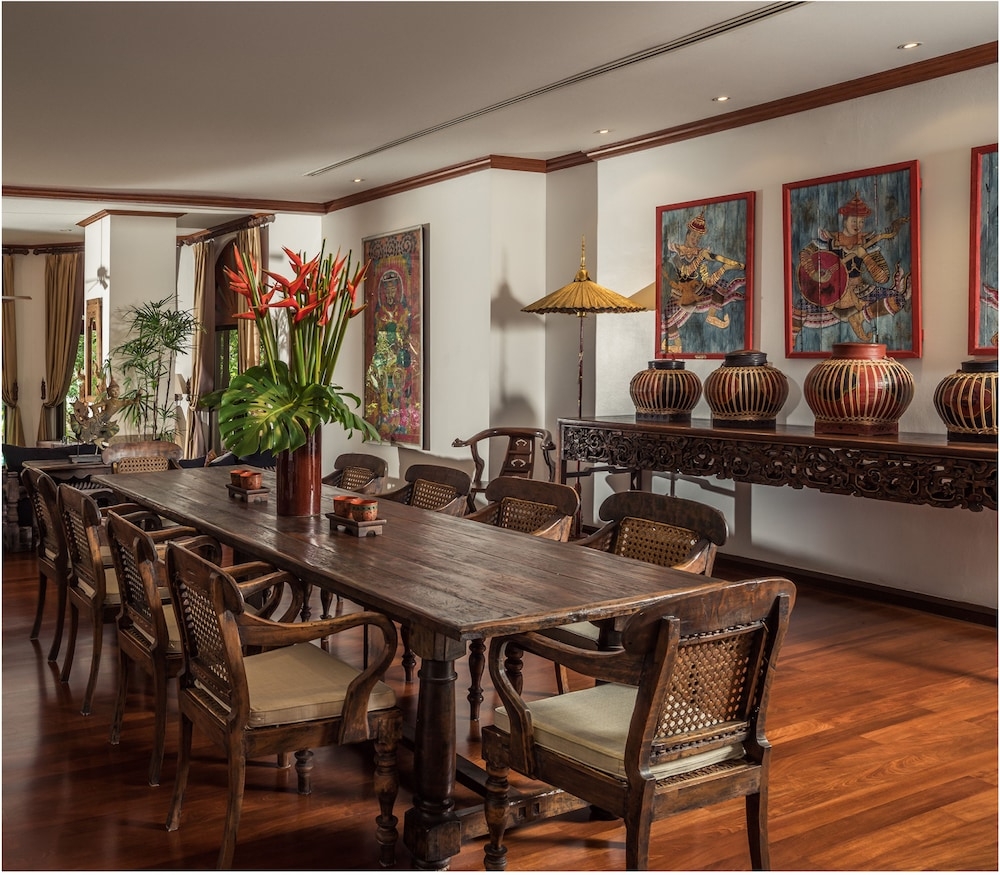 객실 내 식사 공간