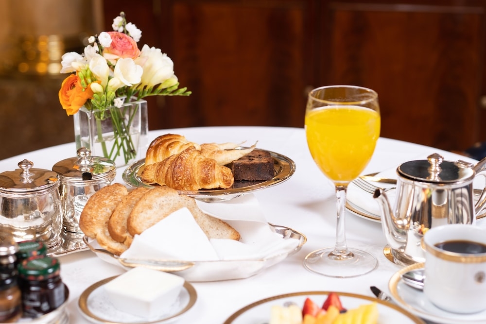 뷔페 아침 식사