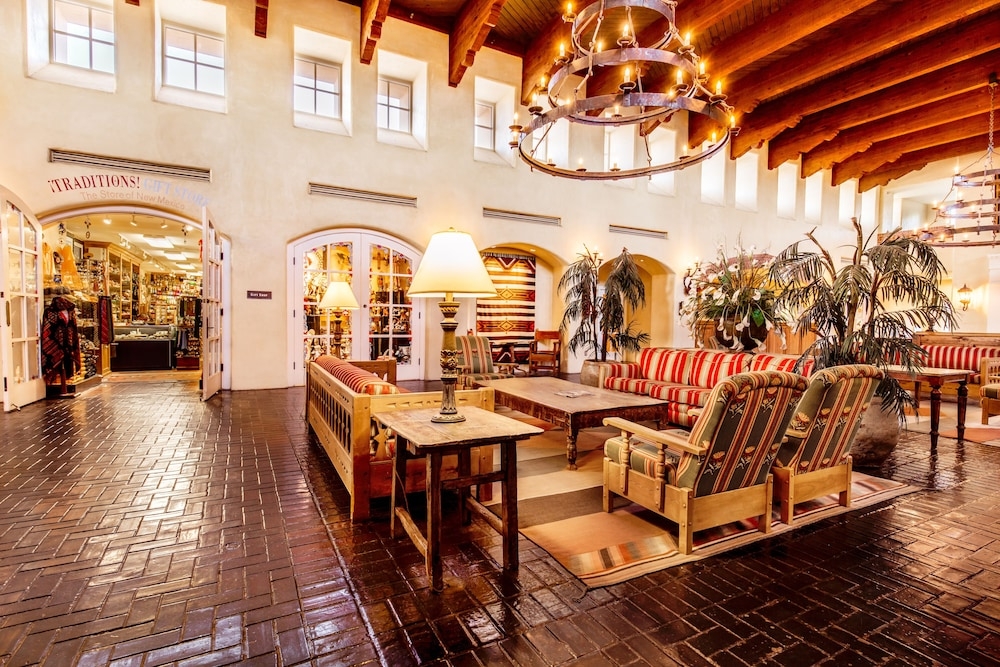 로비 좌석 공간