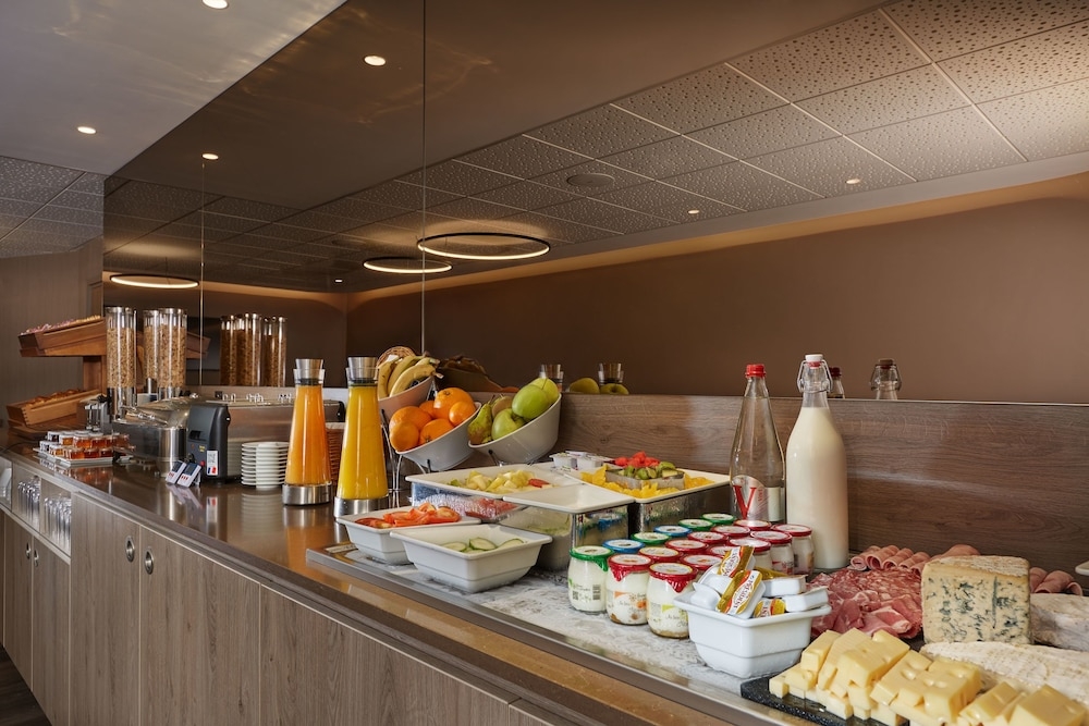 뷔페 아침 식사