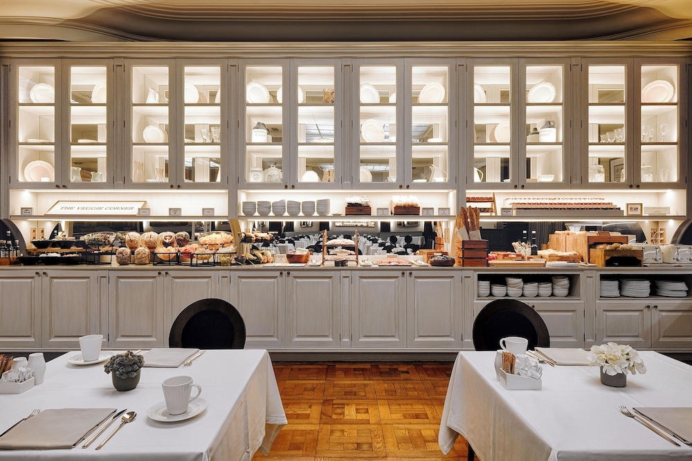 뷔페 아침 식사