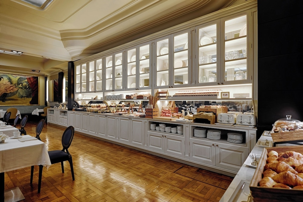 뷔페 아침 식사