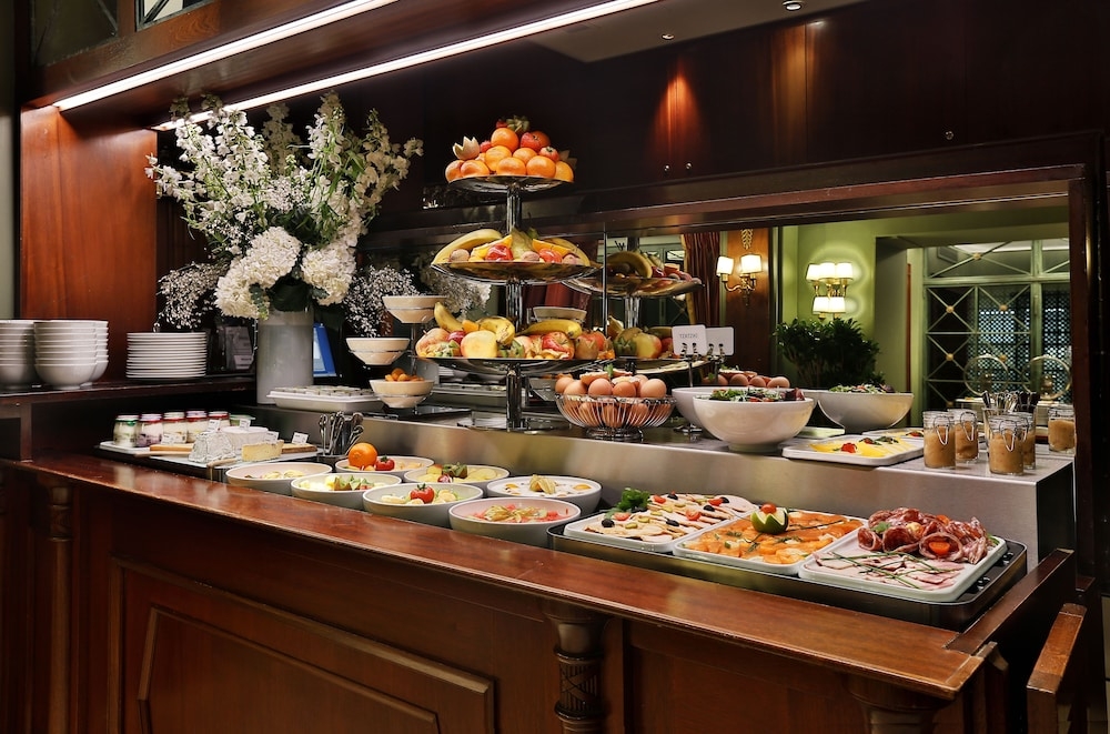 뷔페 아침 식사