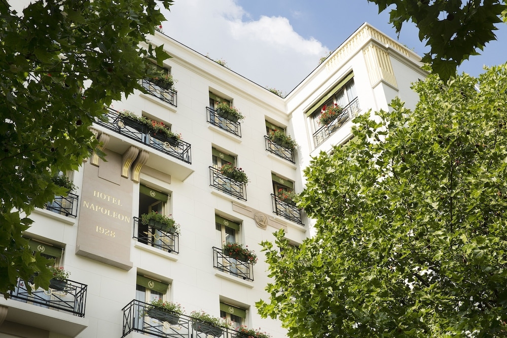 숙박 시설 정면