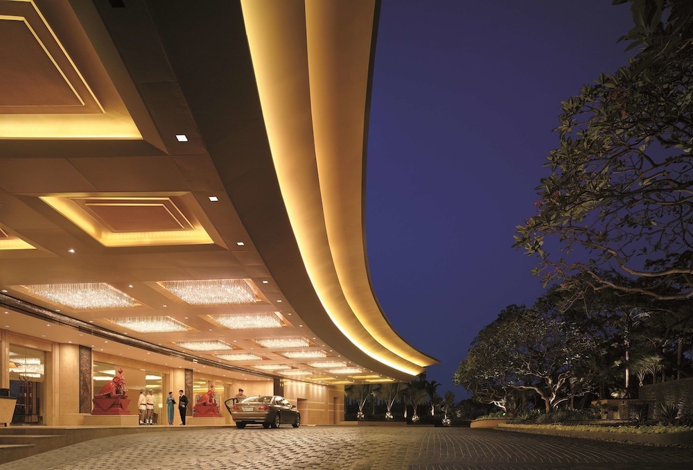 숙박 시설 입구