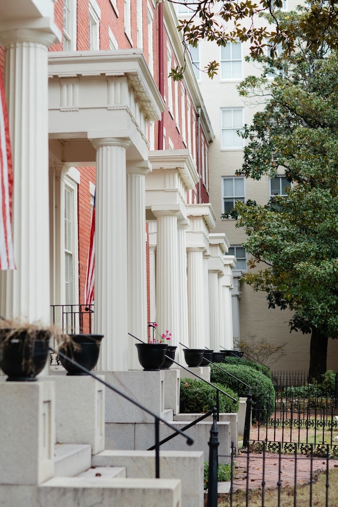 숙박 시설 정면