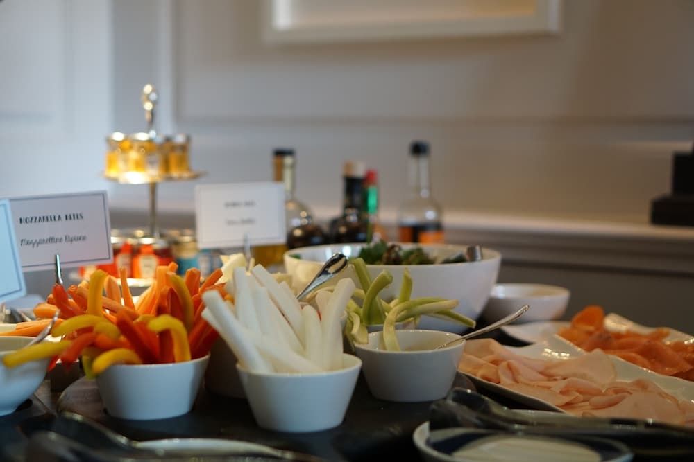 뷔페 아침 식사