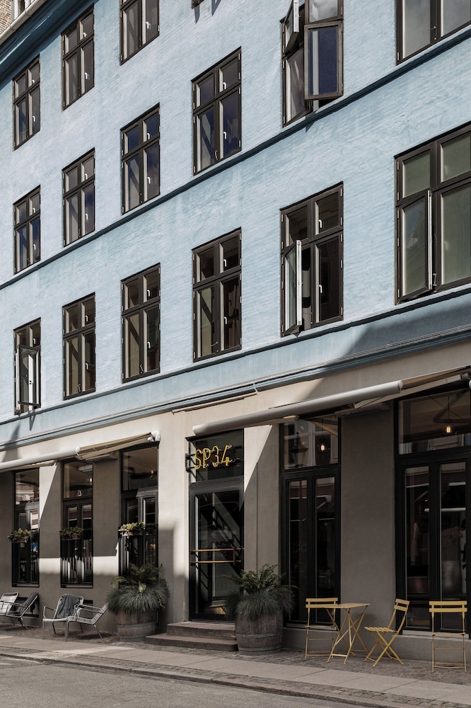 숙박 시설 입구