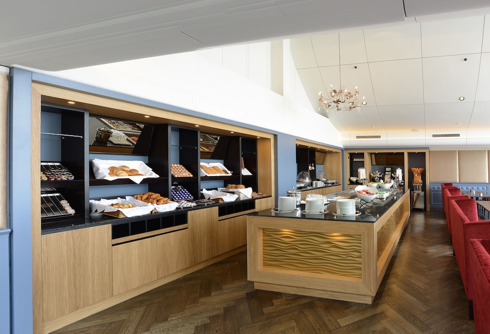 뷔페 아침 식사