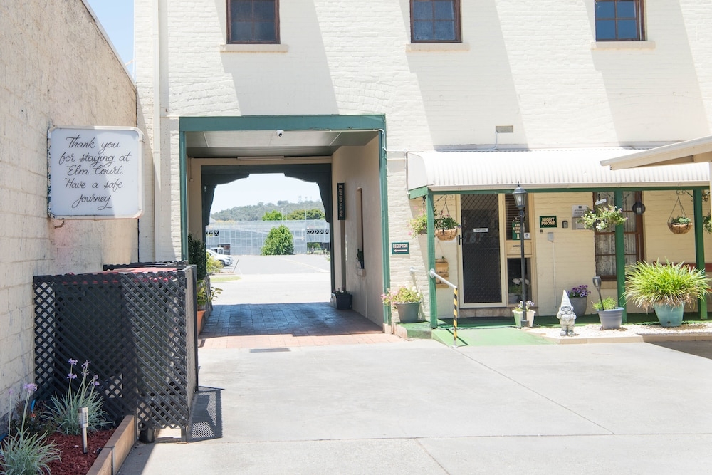 숙박 시설 정면