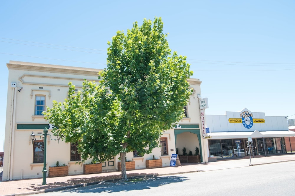 숙박 시설 정면